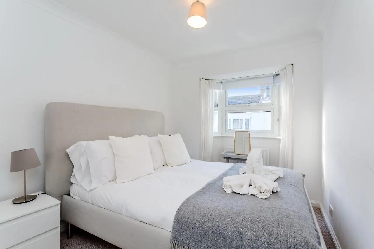 Modern Mews House With Free Parking Space, And Patio By Huluki Sussex Stays Brighton Reino Unido