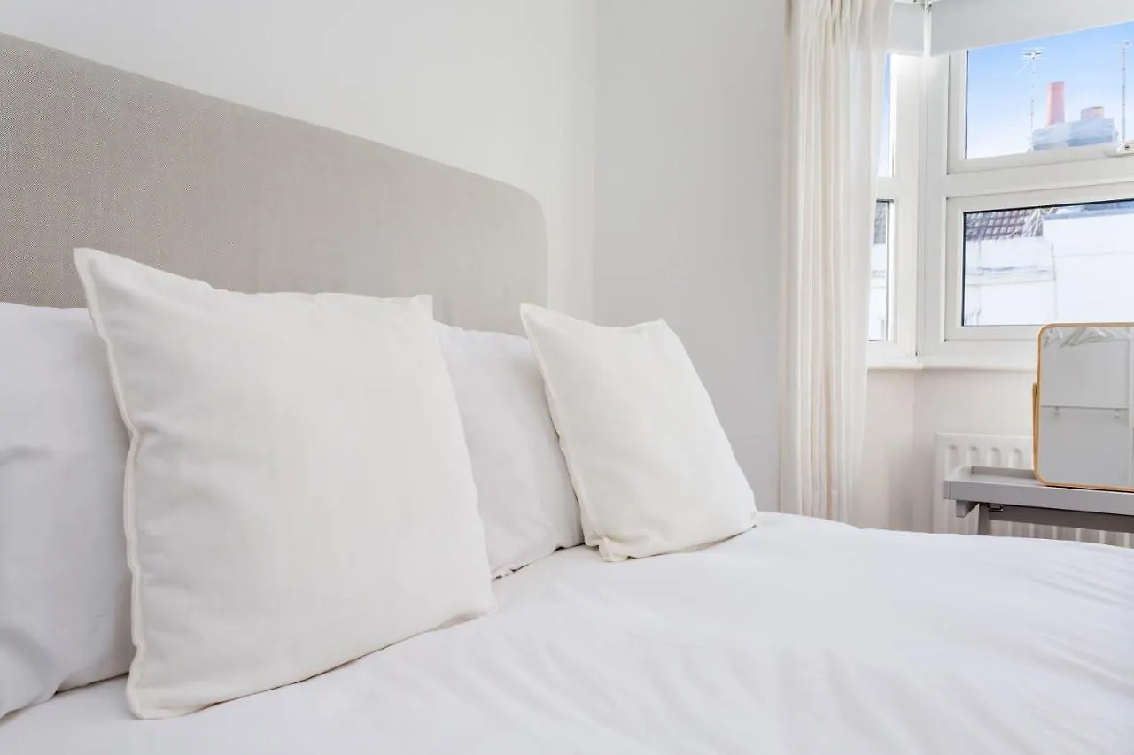 Holiday home Modern Mews House With Free Parking Space, And Patio By Huluki Sussex Stays Brighton United Kingdom