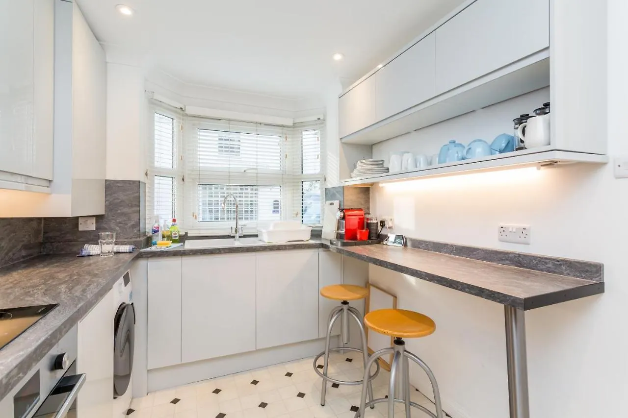 Modern Mews House With Free Parking Space, And Patio By Huluki Sussex Stays Brighton 0*,