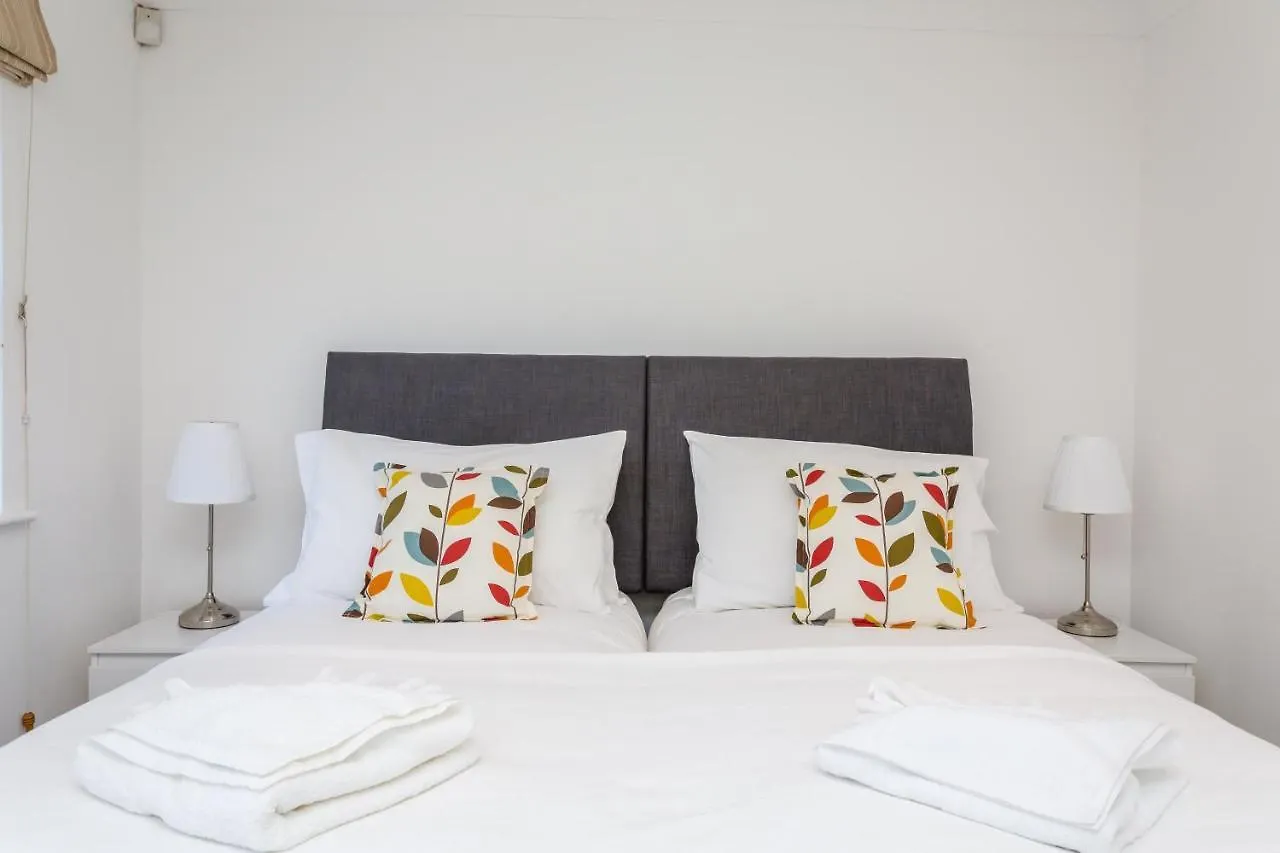 Semesterbostad Modern Mews House With Free Parking Space, And Patio By Huluki Sussex Stays Brighton Storbritannien