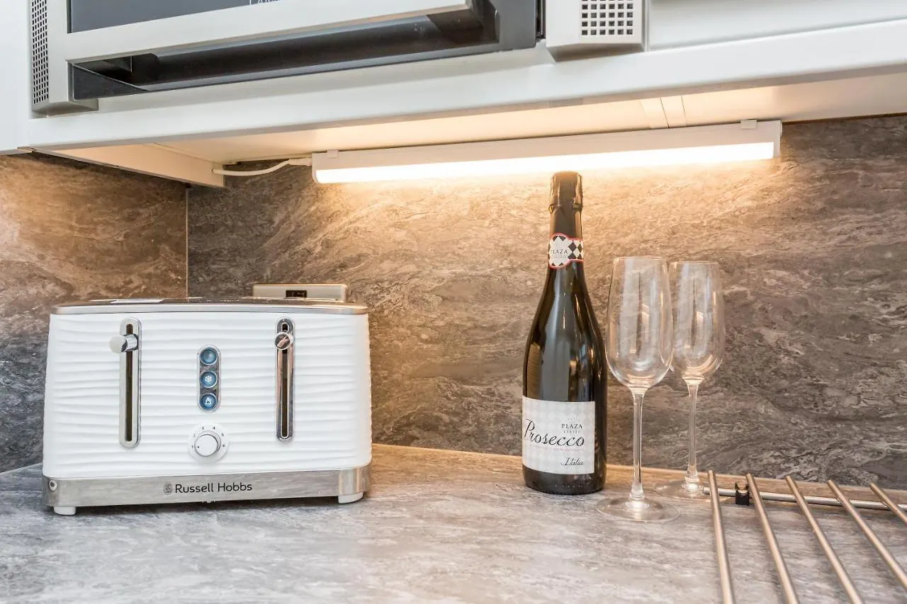 Modern Mews House With Free Parking Space, And Patio By Huluki Sussex Stays Brighton Semesterbostad